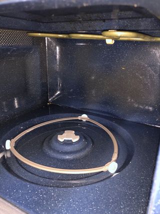 Microondas Samsung con interior cerámico