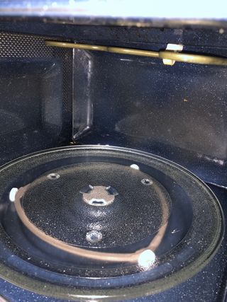 Microondas Samsung con interior cerámico