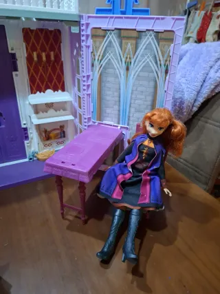 Casa de muñecas Frozen con Elsa y Ana