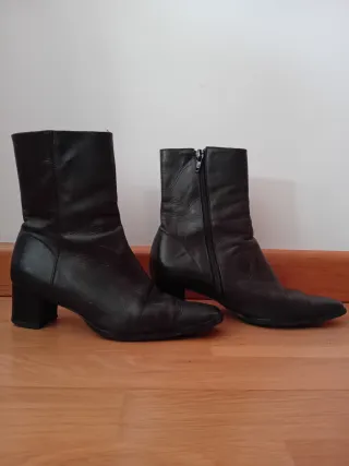 Botas de pele castanha
