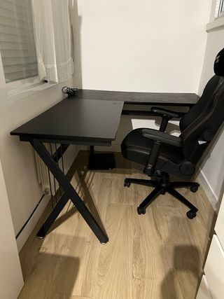 Escritorio esquinero negro