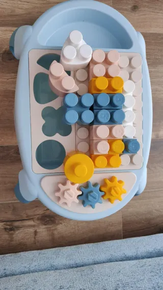 Mesa de actividades infantil