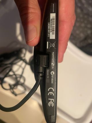 GPS TomTom con cargador de coche