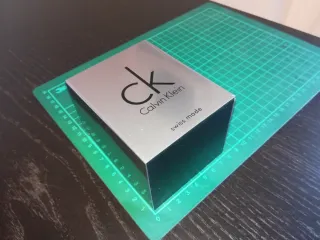 Caja para reloj. Marca Calvin Klein