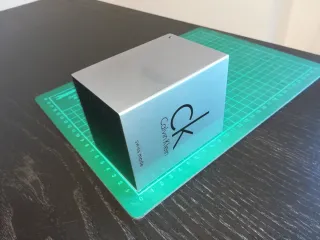 Caja para reloj. Marca Calvin Klein