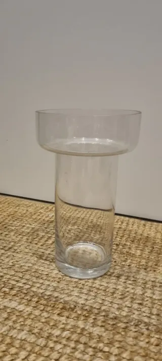 Jarrón de cristal transparente