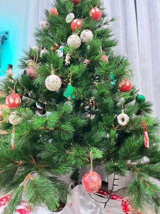 Árbol Navidad con piñas sestiere ECI. SIN ADORNOS