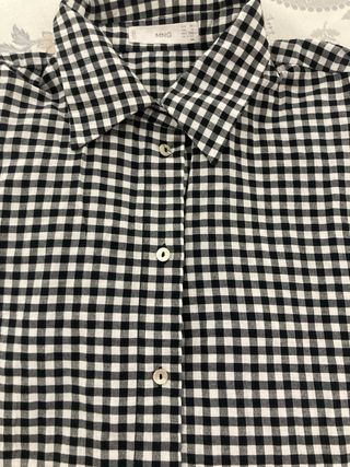Camisa cuadros blanco y negro Mango