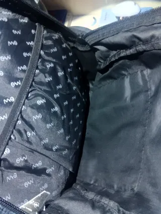 Mochila negra con logo OW