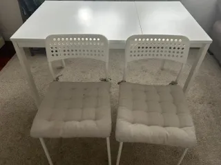 Mesa extensible con 2 sillas