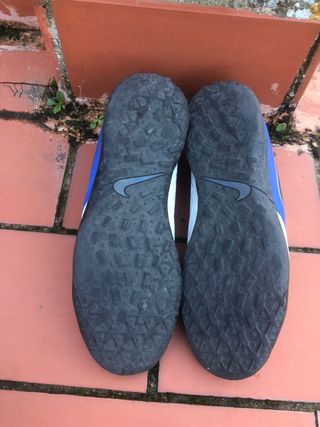 Zapatillas Nike Tiempo Fútbol Blancas y Azules