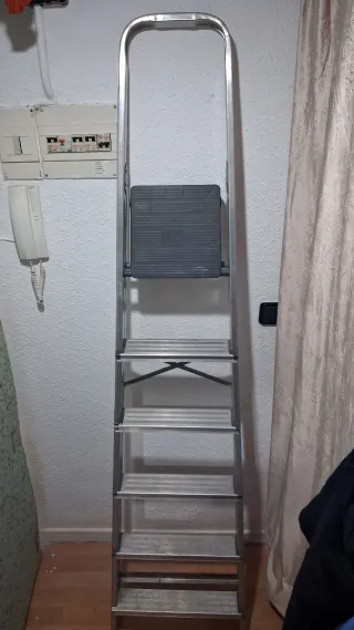 Escalera aluminio 5 peldaños