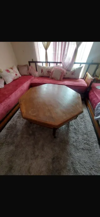 Elegante Mesa de centro de madera tallada a mano
