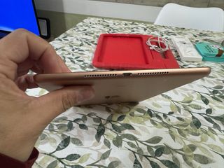 iPad 6ª Gen 32GB Dorado