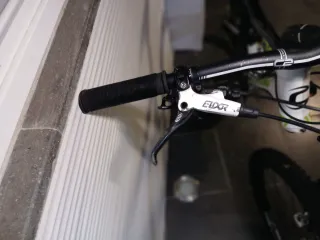 Bicicleta MTB Cannondale V20