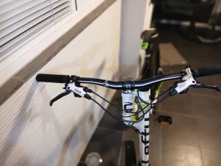 Bicicleta MTB Cannondale V20