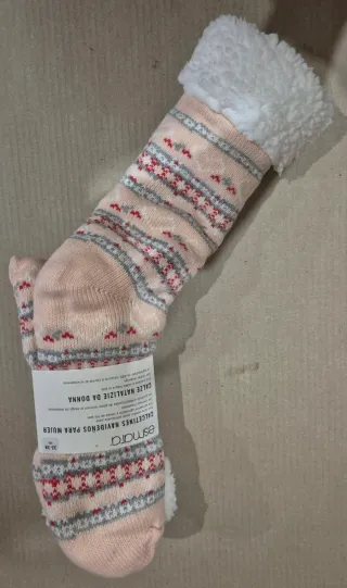 Calcetines nuevis Antideslizantes 35-38