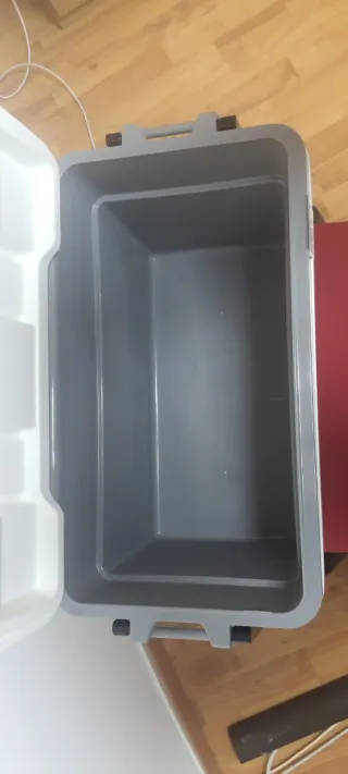 Nevera IGLOO 25 Qt con ruedas