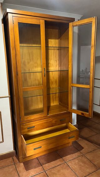 Vitrina madera con cajones
