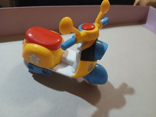 Vespetta giocattolo gialla e blu