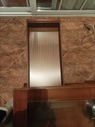 Mesa auxiliar madera y cristal salón