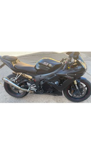Yamaha R6 Negra - Vendo o Cambio