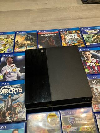 PS4 (PlayStation 4) + 14 Juegos + 2 Mandos
