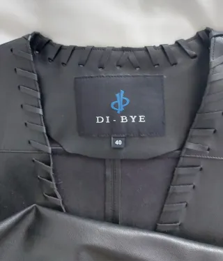 Chaqueta DI BYE con flecos Talla 40