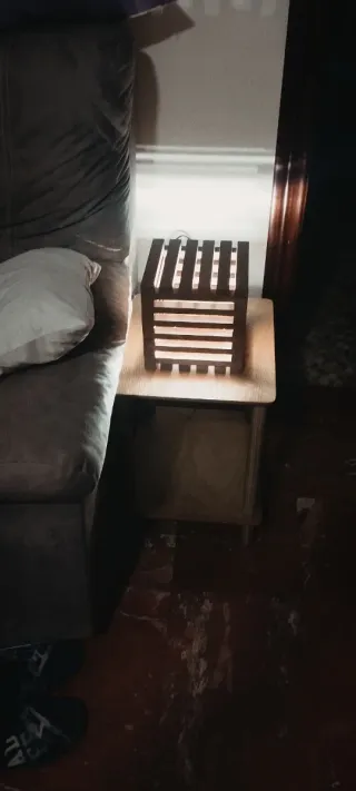 Lámpara artesanal de madera con luz led