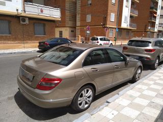 Mercedes-Benz Clase C 220 Avantgarde. Año 2008.