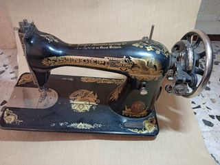 Máquina de coser Singer antigua