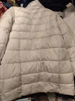 Chaqueta de plumas Pilar Prieto blanca