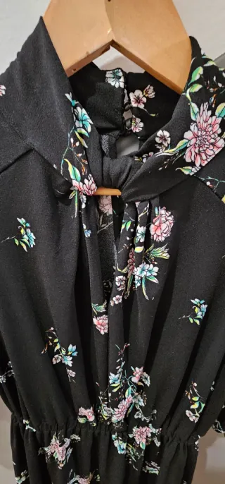 Vestido H&M floral negro talla M