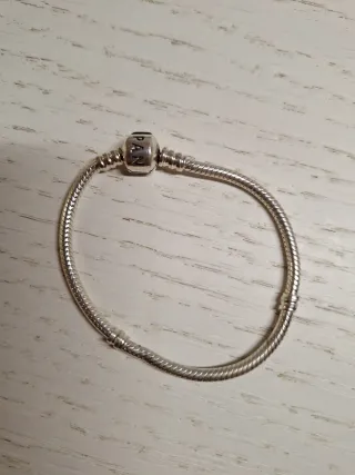 Pulsera Pandora Plata niña (el cierre está duro)