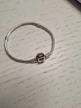 Pulsera Pandora Plata niña (el cierre está duro)