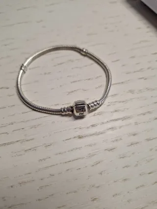 Pulsera Pandora Plata niña (el cierre está duro)