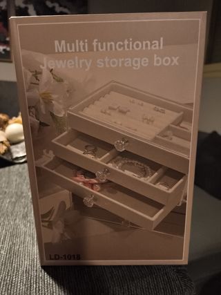 Joyero beige con 3 cajones