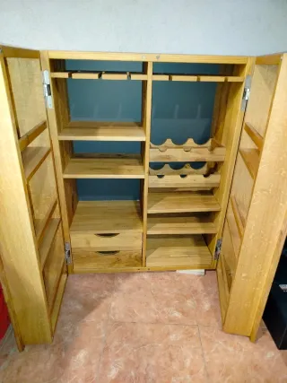 Botellero empotrado de roble macizo