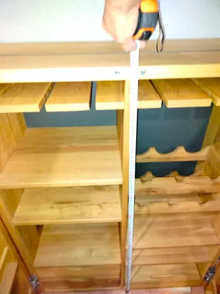 Botellero empotrado de roble macizo