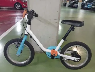 Bicicleta infantil Rockrider blanca