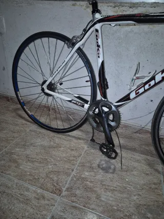 Bicicleta de carretera de carbono Goka