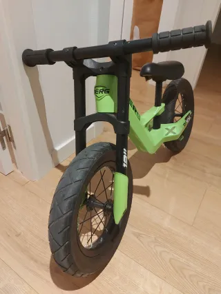 Bicicleta sin pedales Berg Biky verde