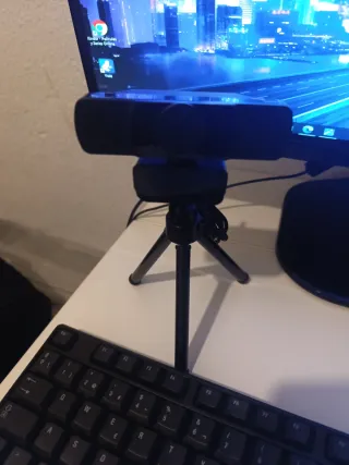 Ordenador Lenovo pantalla  lg ultra wide 25 pulgad