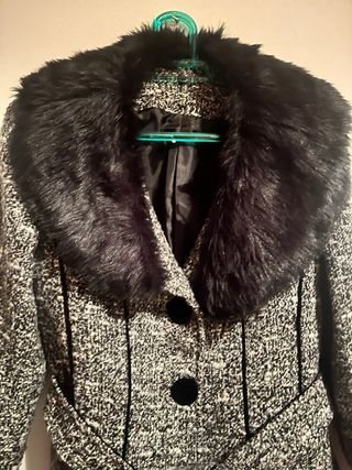 Chaqueta elegante gris y negra