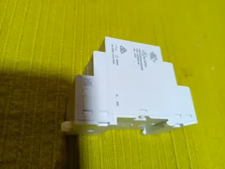 Interruptor digital Finder 12.51.8.230.0000