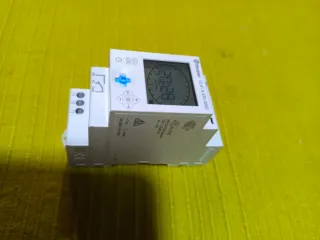 Interruptor digital Finder 12.51.8.230.0000