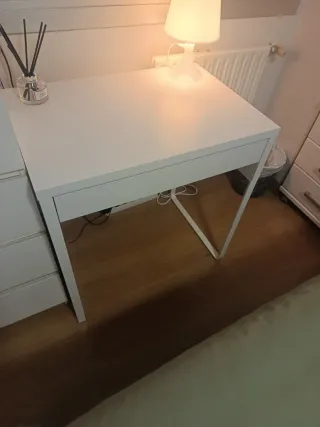 Escritorio MICKE blanco 73x50 cm