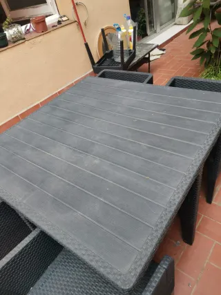 Tavolo da giardino in rattan