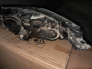 Faro delantero derecho C4