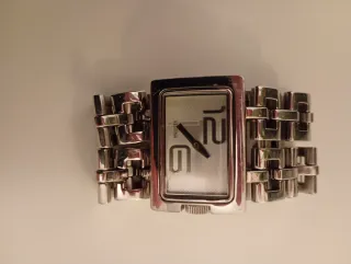 Reloj femenino .Festina Elegante Plata y Blanco